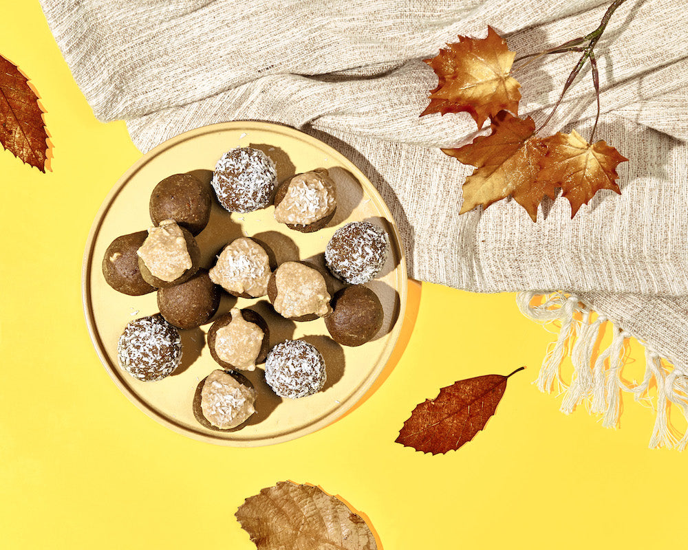 Pumpkin Spice Cake Balls mit Coconut Crush Frosting