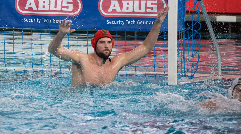 Wasserballspieler Moritz Schenkel ist ein Wholey Breakfast Hero