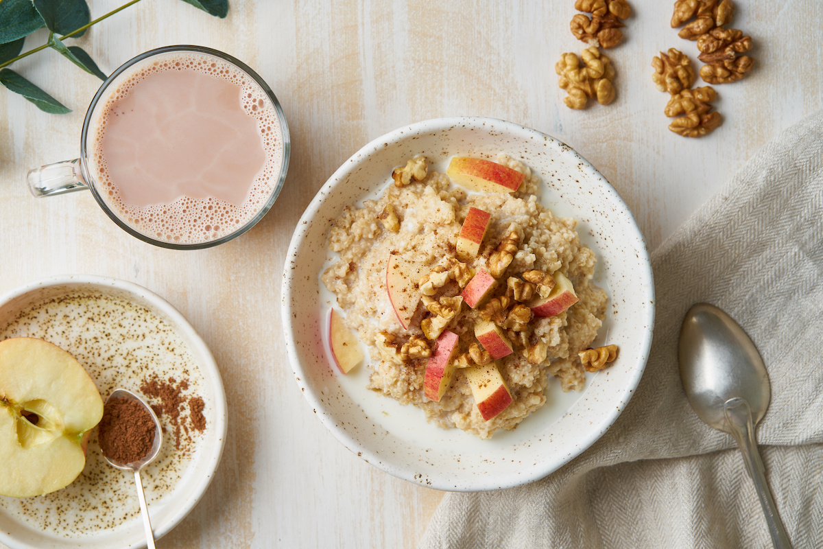 Porridge mit Apfel und Walüssen